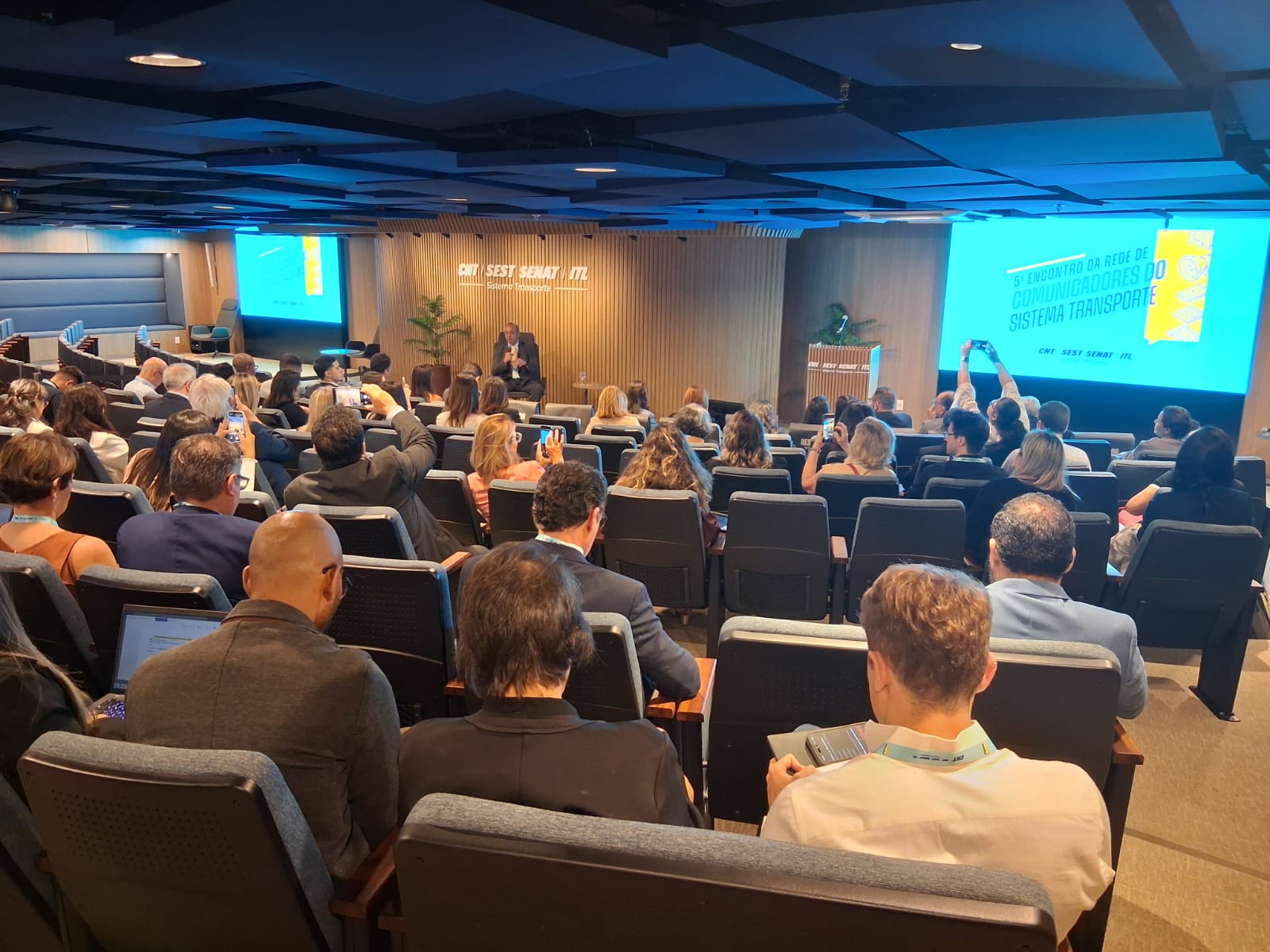 No momento, você está visualizando Fetralse participa de mais uma edição do Encontro da Rede de Comunicadores do Sistema de Transporte em Brasília